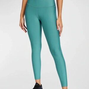 7/8 High-Waist Airlift Legging - size M